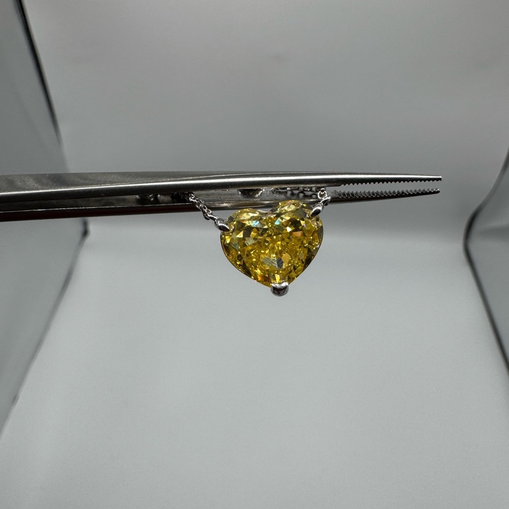 4ct Platinum Canary Heart Necklace - Picture 14 of 15